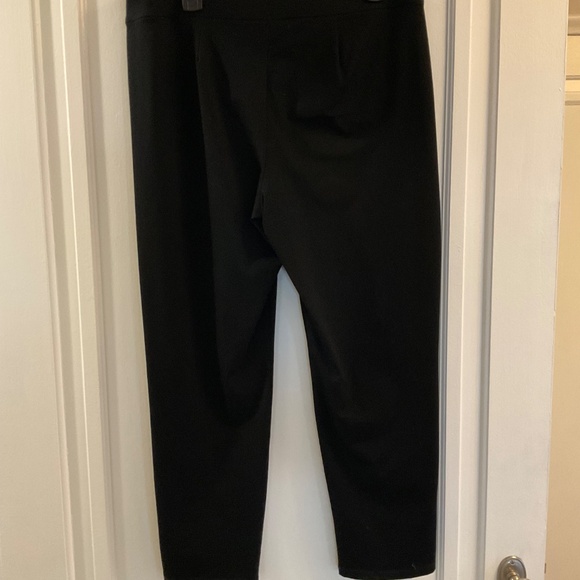 Chico's Black Pull On Crop Pants Size 2R / large - Picture 3 of 4